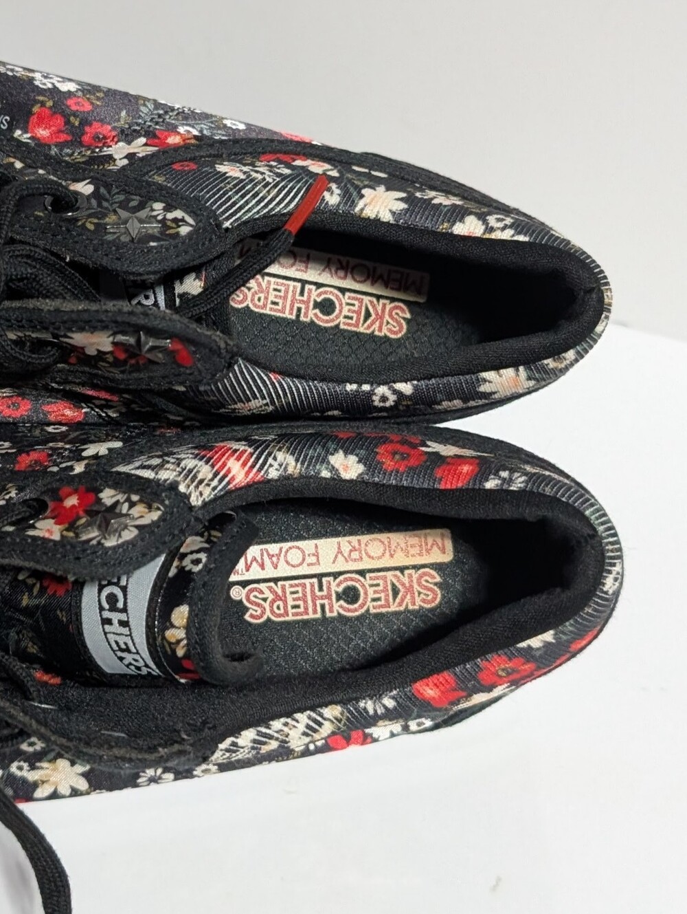 Skechers Black Floral Low-Top Lace-Up Sneakers - Picture 7 of 9